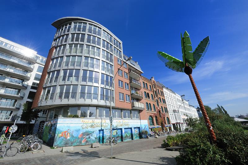 2023_9012 Neubau und historische Häuser in Hamburg St. Pauli - Architekturgeschichte im Stadtteil. | St. Pauli Hafenstrasse - Bilder aus Hamburg Sankt Pauli.
